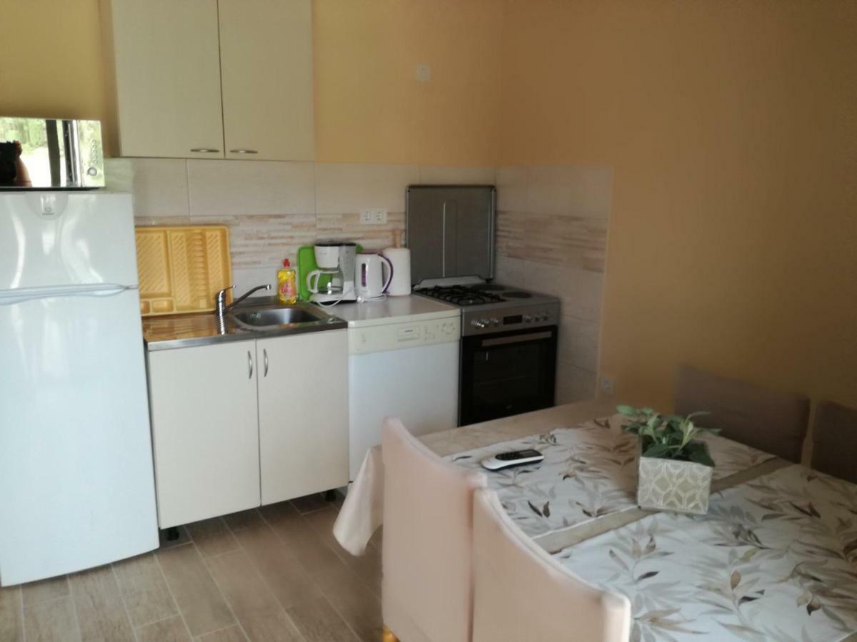 Mundanije Feel Good Apartment מראה חיצוני תמונה